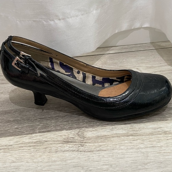 Shoes - Picture 1 of 3